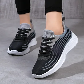 Класически дизайнерски обувки Мъже Дамски обувки за бягане Маратонки Платформа Многоцветни отразяващи тройни черни бели кожени маратонки Сив велур MX0025 Мъжки бегач