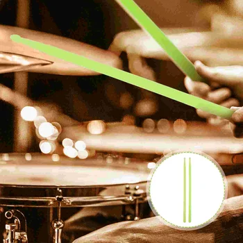 2pcs найлонови барабанни пръчки Ярки LED светещи барабани (флуоресцентно зелено)