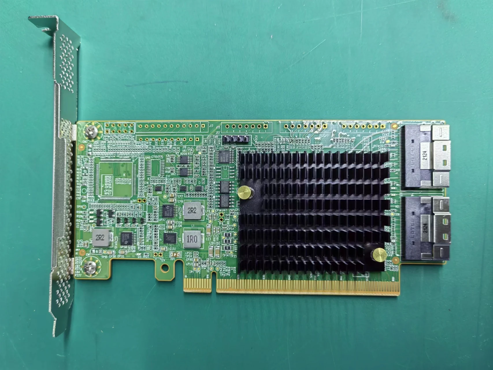 NEW PCIe4.0 U.2 NVMe разширителна карта SlimSAS(SFF-8654) GEN4 твърд диск