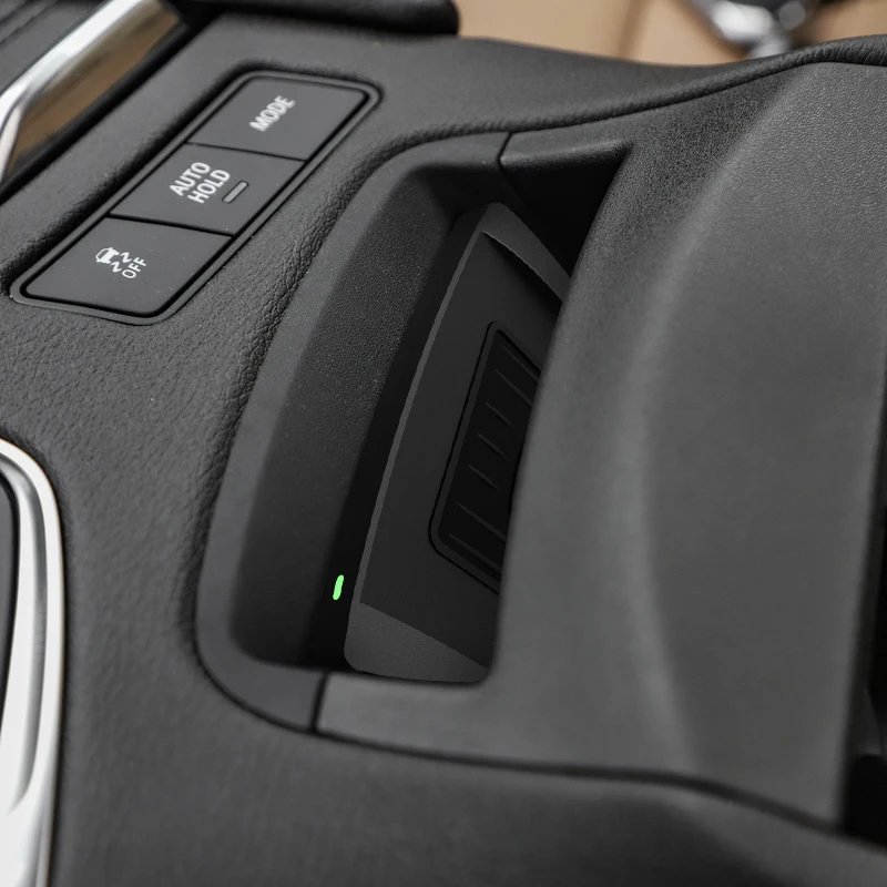 Бързо зареждане на държача за телефон за Cadillac XT5 XT6 2019-2020 Аксесоари за мобилни телефони за кола Плоча за безжично зарядно устройство 10W вътрешна подложка