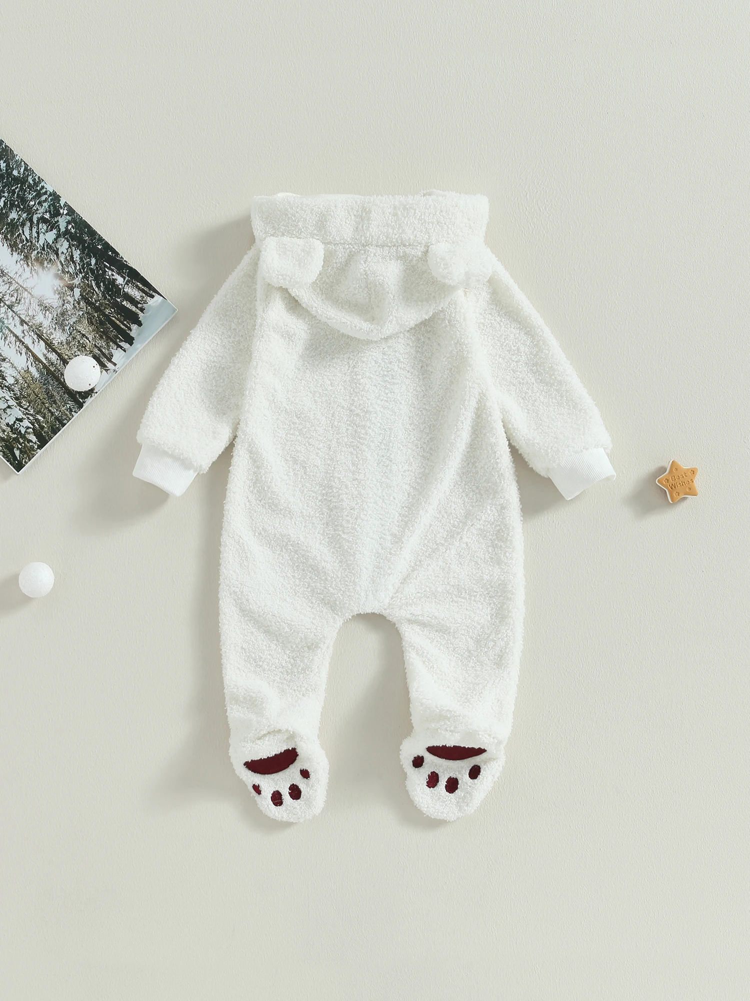 Сладък и уютен унисекс гащеризон с качулка за бебета - перфектен за есенните и зимните сезони